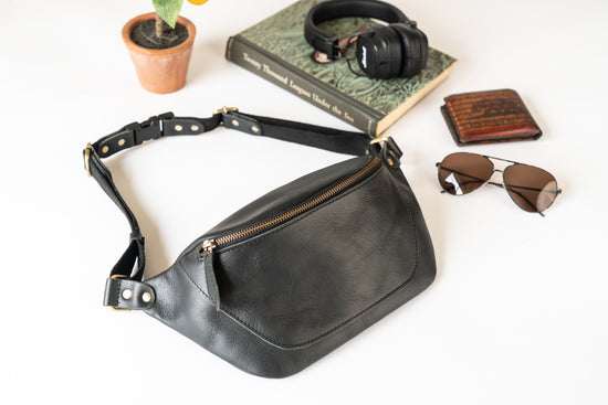 MANDRN | The Atlas- Saddle Brown Leather Fanny Pack