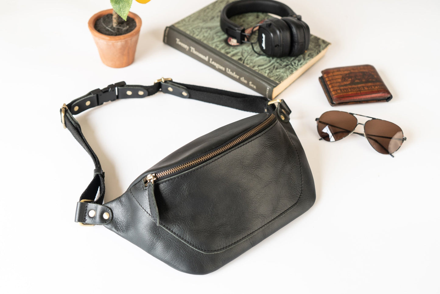 Load image into Gallery viewer, Leather Belt Bag | DENEME
