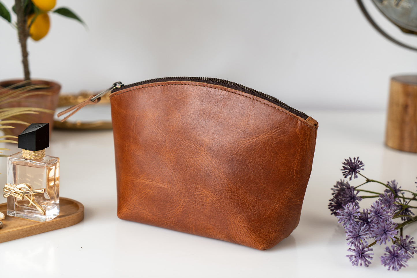 Load image into Gallery viewer, Leather Eclipse Makeup Bag | Light Brown
